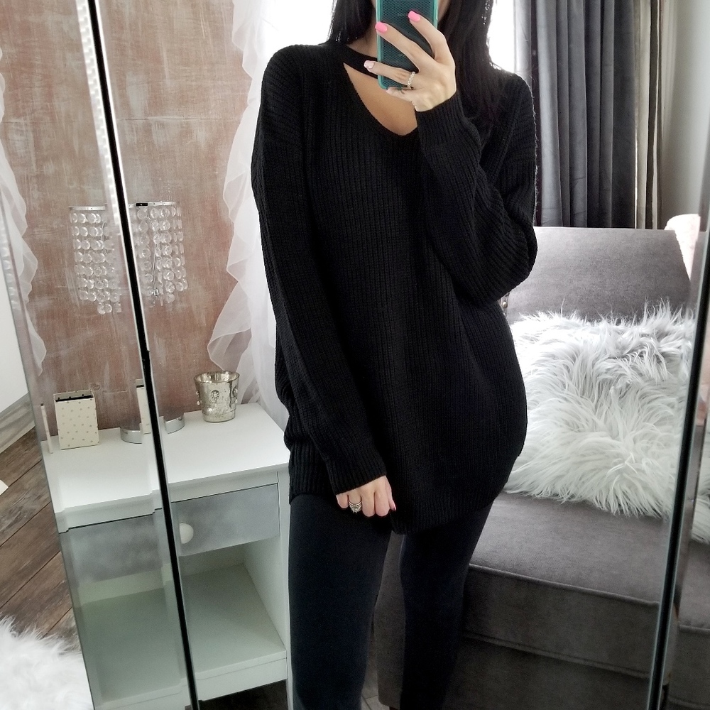 Black Sweater Tunic Top Keyhole Cut Out Top - Picture 7 of 7